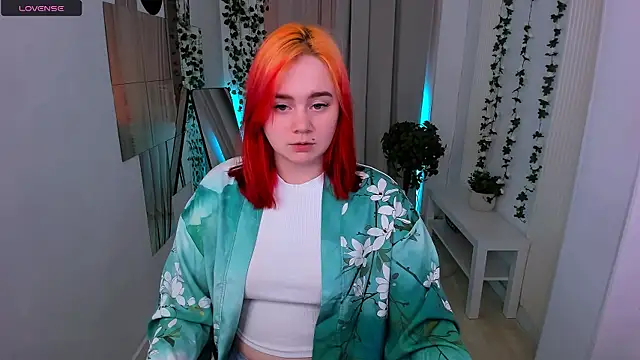 lunaalli online show from 10, 4, 2026