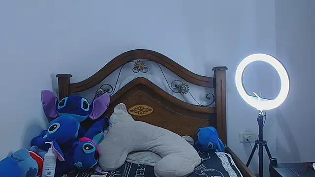 Snapshot of Aria_Arthur chatting on 1, 10, 2025 Aria Arthur online show from 1, 10, 2025