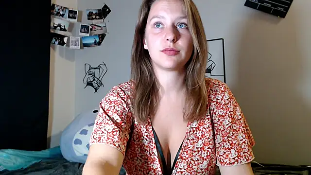 Snapshot of celeste_xxoo chatting on 19, 10, 2025 celeste xxoo online show from 19, 10, 2025