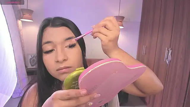 DANDARA THOM online show from 17, 10, 2025