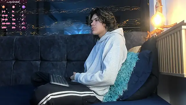 Diamond twink online show from 5, 11, 2025