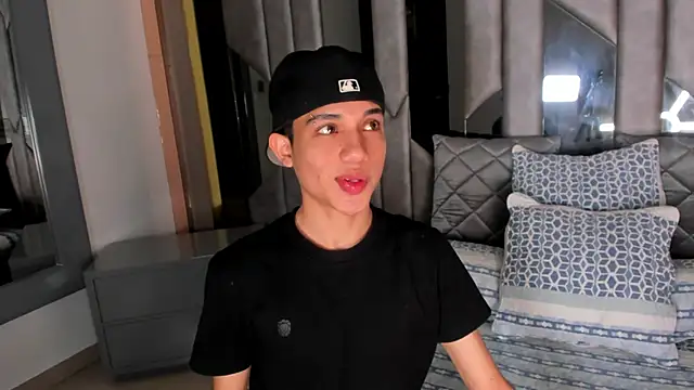 Snapshot of Sebax_Young chatting on 21, 4, 2026 Sebax Young online show from 21, 4, 2026