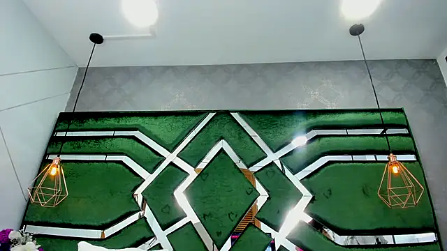 ThaliaCross online show from 11, 9, 2025