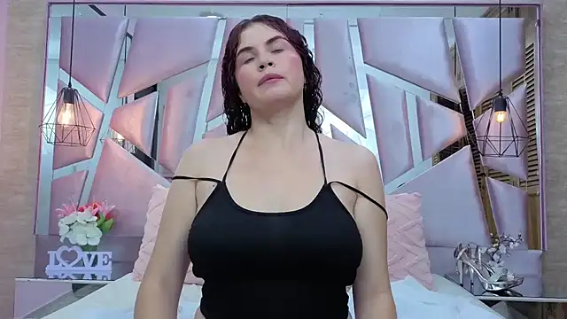 Snapshot of ThaliaCross chatting on 30, 4, 2026 ThaliaCross online show from 30, 4, 2026