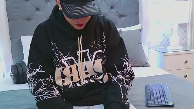 ZoeKrug online show from 14, 1, 2026