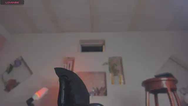 Chloe cooperr online show from 29, 10, 2025