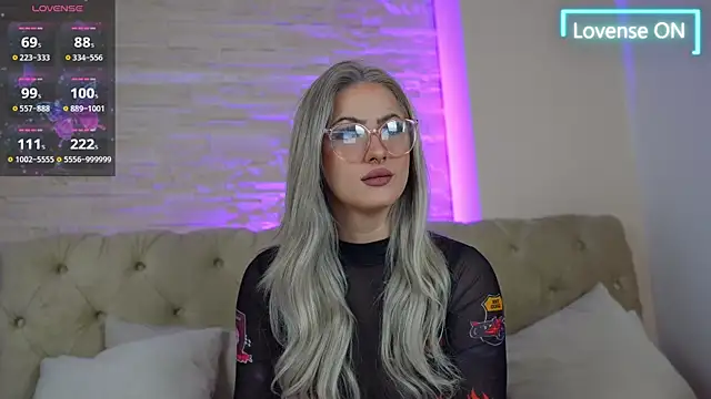 LucyLextonX online show from 13, 9, 2025