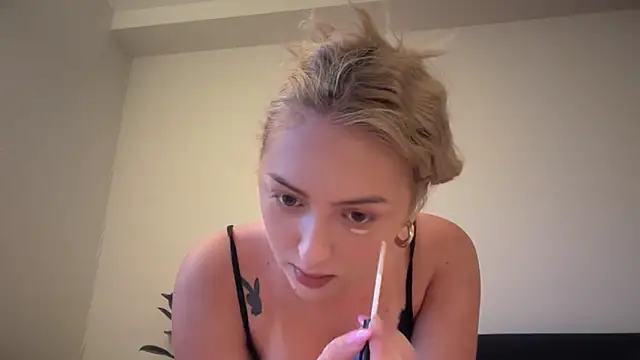 Kitty Swetty online show from 7, 5, 2026