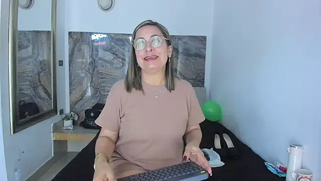 Snapshot of Agatha_Pleasure chatting on 16, 6, 2026 Agatha Pleasure online show from 16, 6, 2026