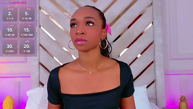 Agatha-Adams online show from 28, 11, 2025