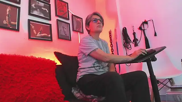 MistressNyx cg online show from 10, 1, 2026