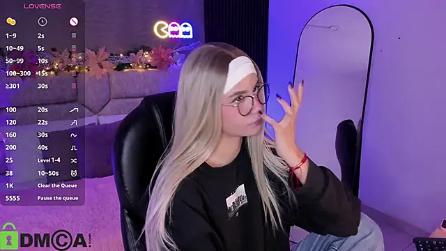 Arinextdoor online show from 14, 12, 2025