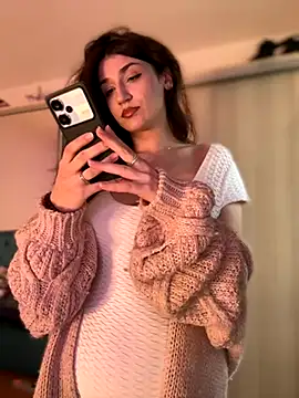 ScarletBloom  online show from 8, 10, 2025