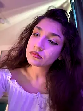 ScarletBloom  online show from 19, 10, 2025