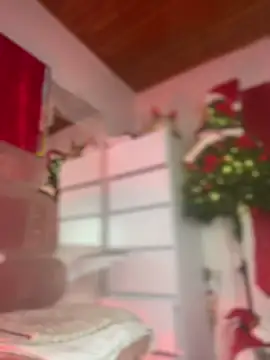 Dannaa Lovs online show from 5, 12, 2025