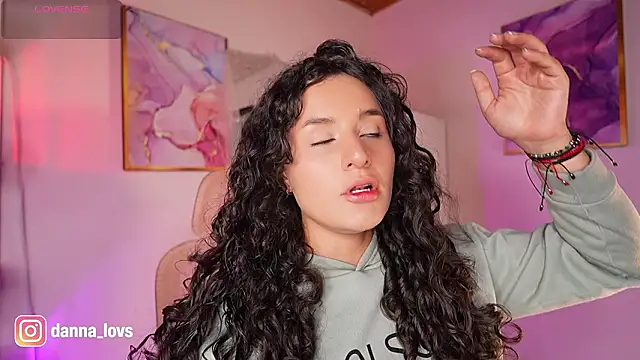 Dannaa Lovs online show from 13, 2, 2026