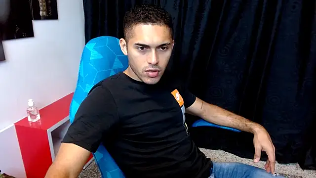 Snapshot of Derek_Storm_ chatting on 21, 12, 2025 Derek Storm online show from 21, 12, 2025