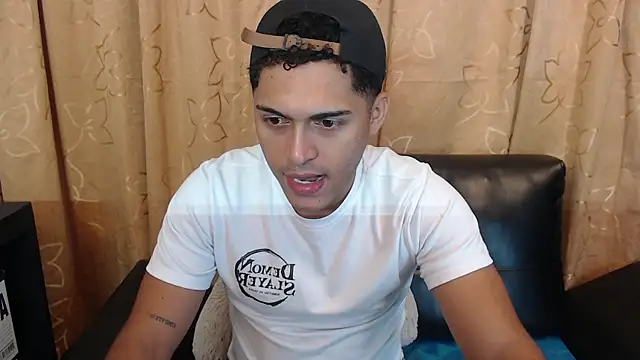 Snapshot of Derek_Storm_ chatting on 6, 4, 2026 Derek Storm online show from 6, 4, 2026