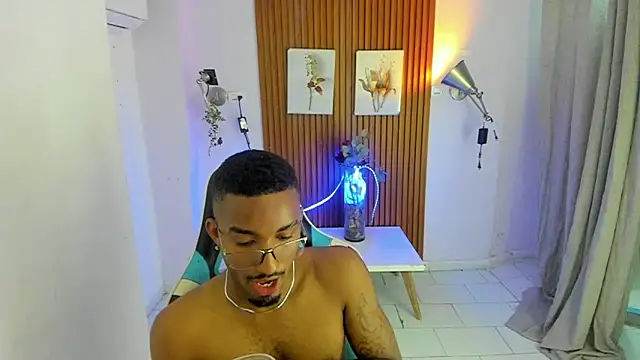 Darwin mayo online show from 15, 4, 2026