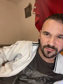 Snapshot of Ionut899@xh chatting on 3, 11, 2025 Ionut899xh online show from 3, 11, 2025