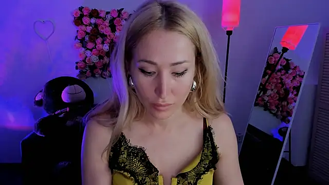 AstraMonroe online show from 21, 4, 2026