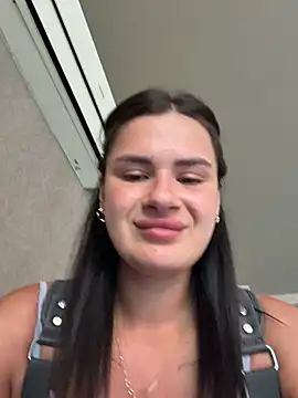 Snapshot of MiraReach chatting on 10, 3, 2026 MiraReach online show from 10, 3, 2026