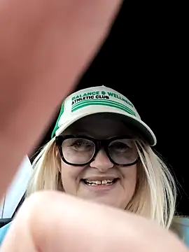 SuzieSub online show from 21, 10, 2025