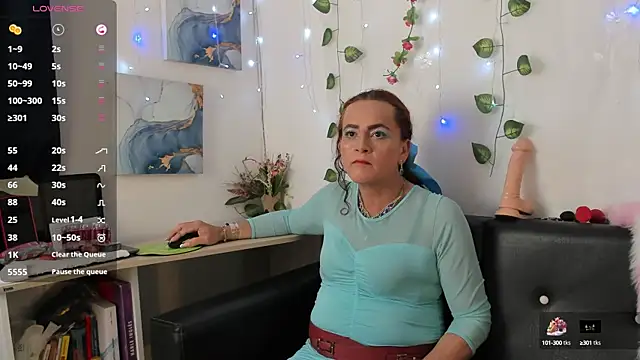 Mishell Bons online show from 3, 10, 2025