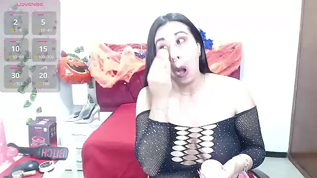 Snapshot of Julieta_curvy69 chatting on 7, 10, 2025 Julieta curvy69 online show from 7, 10, 2025