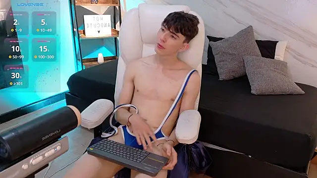 Snapshot of mathias_saenz chatting on 3, 2, 2026 mathias saenz online show from 3, 2, 2026