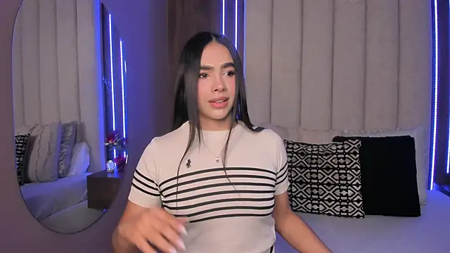 LucySalvatore  online show from 23, 2, 2026