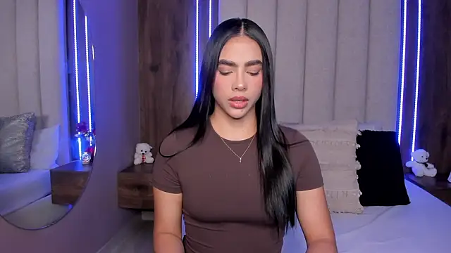 LucySalvatore  online show from 13, 3, 2026