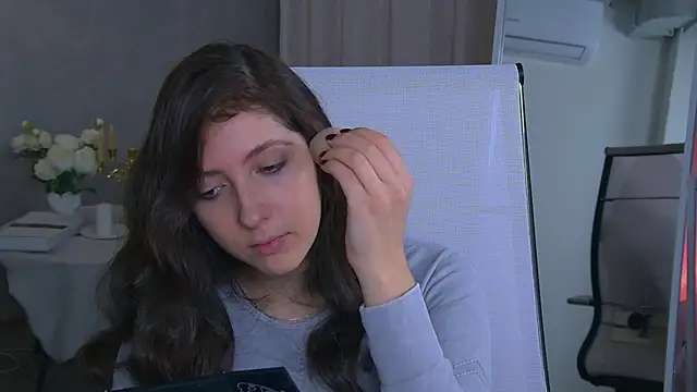 Mary Miiller online show from 8, 11, 2025