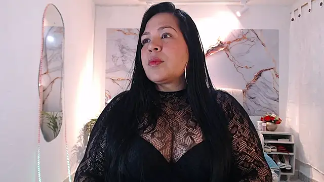 Snapshot of Ashley_Grahaam chatting on 5, 10, 2025 Ashley Grahaam online show from 5, 10, 2025