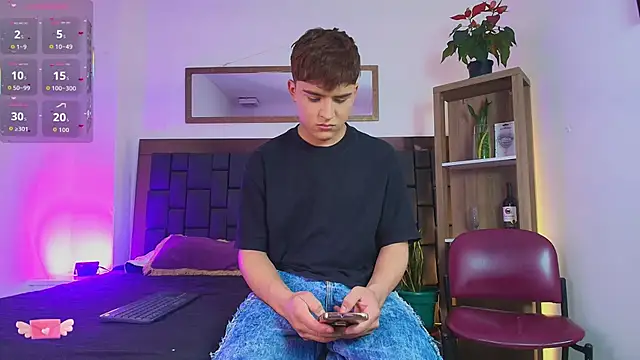 Lucass love online show from 12, 2, 2026