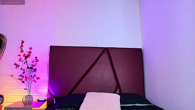 Lucass love online show from 5, 4, 2026