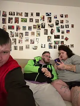 mrandmrsdarkside online show from 2, 12, 2025