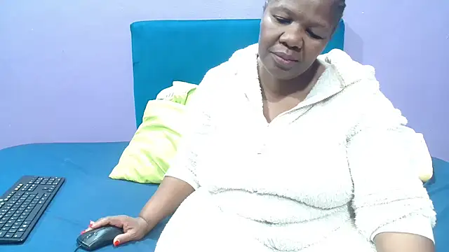 Snapshot of NaughtyChubbyZoe chatting on 1, 10, 2025 NaughtyChubbyZoe online show from 1, 10, 2025