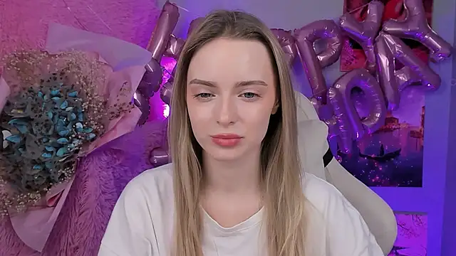 Snapshot of JuliaBrewwer chatting on 25, 9, 2025 JuliaBrewwer online show from 25, 9, 2025