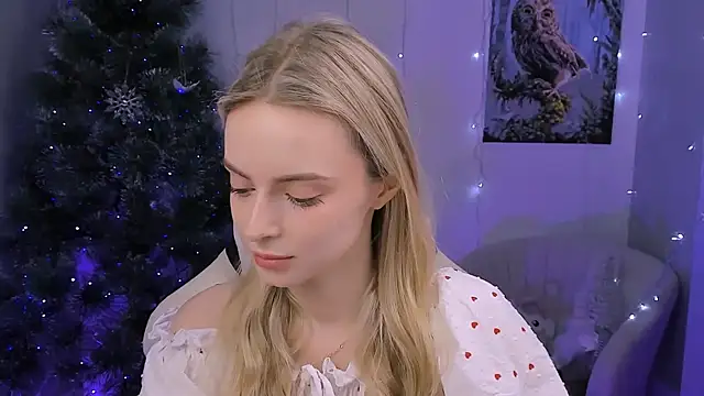 Snapshot of JuliaBrewwer chatting on 13, 1, 2026 JuliaBrewwer online show from 13, 1, 2026