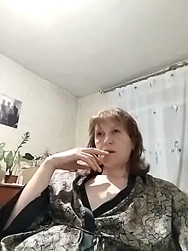 Flower2931 online show from 4, 4, 2026