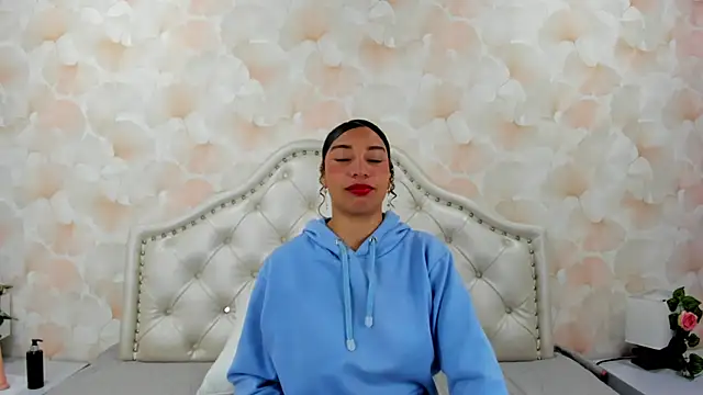 SofiaWhites online show from 4, 5, 2026