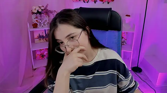 Snapshot of VirtuallVoyant chatting on 26, 9, 2025 VirtuallVoyant online show from 26, 9, 2025