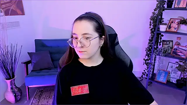 Snapshot of VirtuallVoyant chatting on 30, 9, 2025 VirtuallVoyant online show from 30, 9, 2025