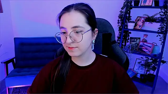 Snapshot of VirtuallVoyant chatting on 7, 10, 2025 VirtuallVoyant online show from 7, 10, 2025