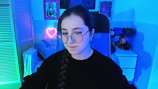 Snapshot of VirtuallVoyant chatting on 13, 10, 2025 VirtuallVoyant online show from 13, 10, 2025