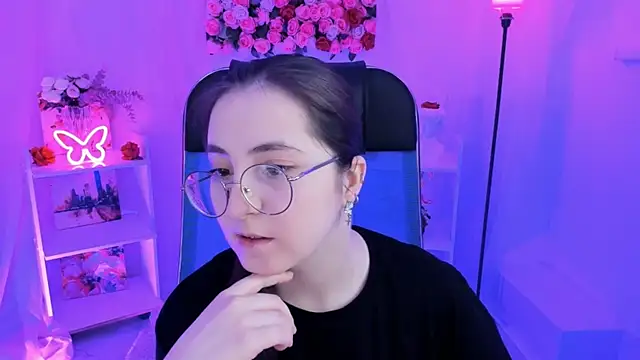 Snapshot of VirtuallVoyant chatting on 20, 10, 2025 VirtuallVoyant online show from 20, 10, 2025