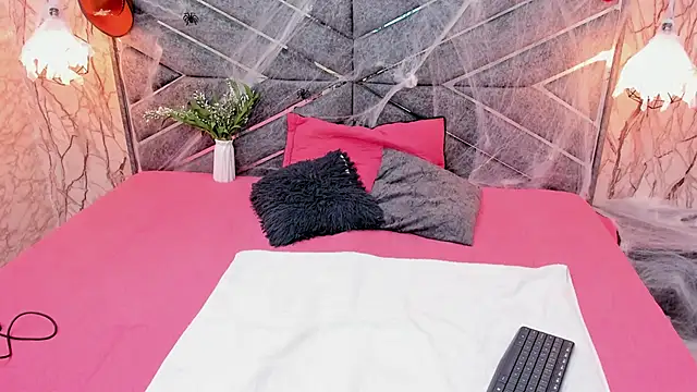 SASHA BROWNIE   online show from 7, 10, 2025