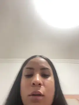 MarianaaSantos online show from 9, 6, 2026