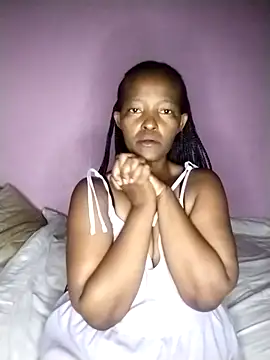 Snapshot of curvyyyyBabe chatting on 29, 11, 2025 curvyyyyBabe online show from 29, 11, 2025